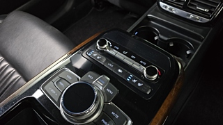 GENESIS EQ900 2016
