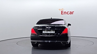 GENESIS EQ900 2016