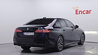 BMW 5-SERIES G60 2024
