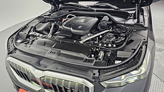 BMW 5-SERIES G60 2024