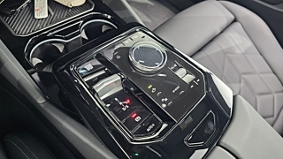 BMW 5-SERIES G60 2024