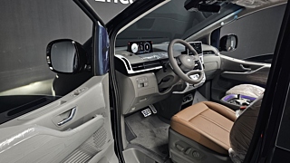 HYUNDAI STARIA 2025
