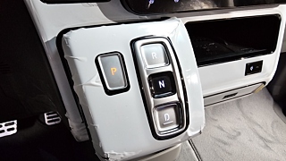 HYUNDAI STARIA 2025