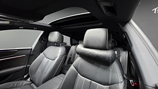 AUDI A7 4K 2020