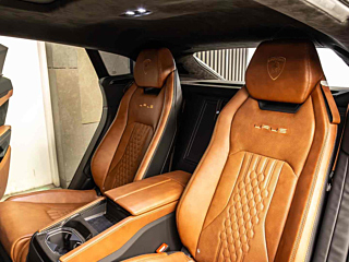 LAMBORGHINI URUS 2024