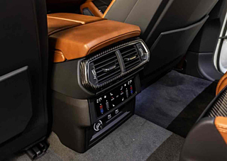 LAMBORGHINI URUS 2024