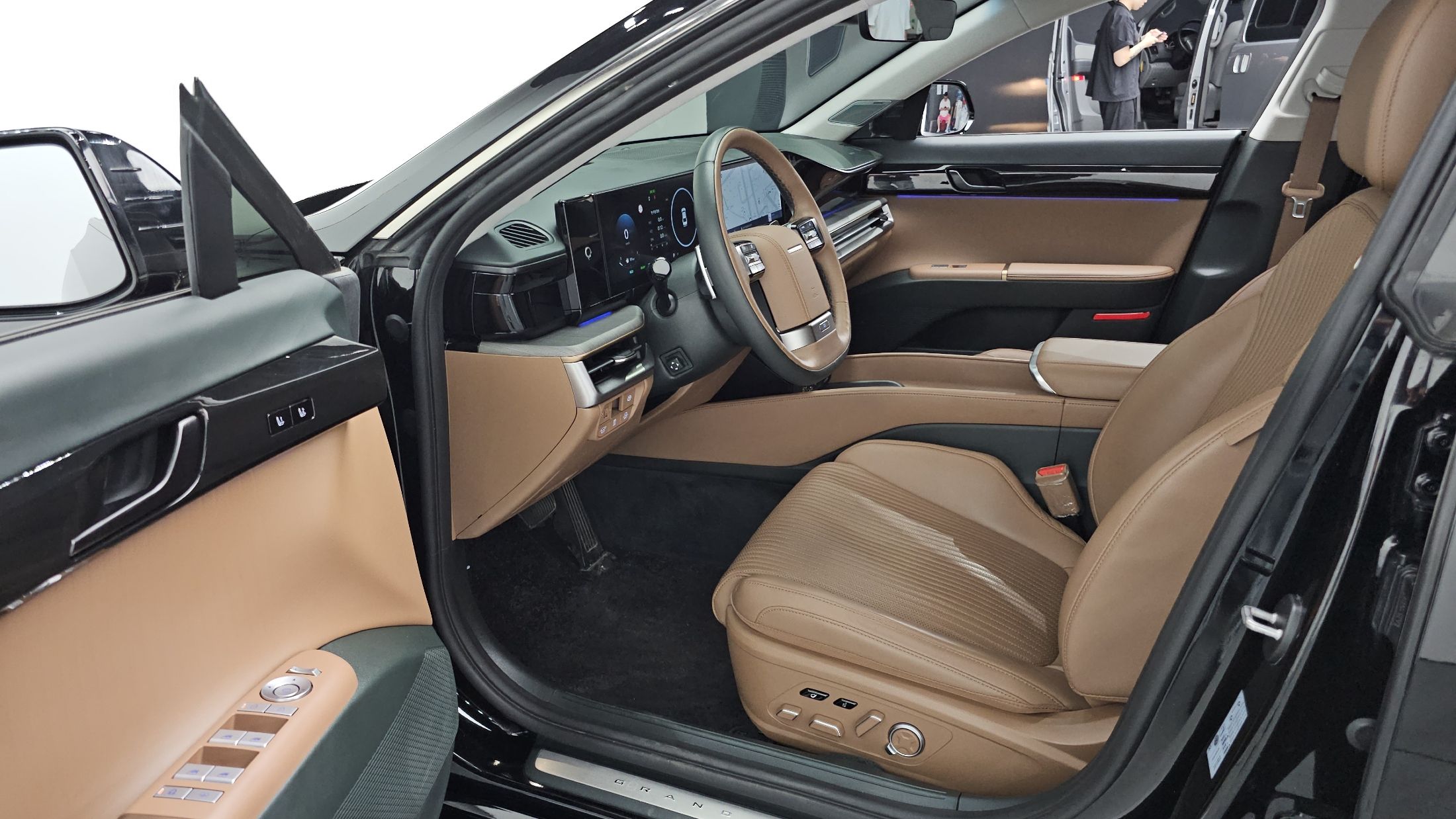 HYUNDAI GRANDEUR HYBRID GN7 2023