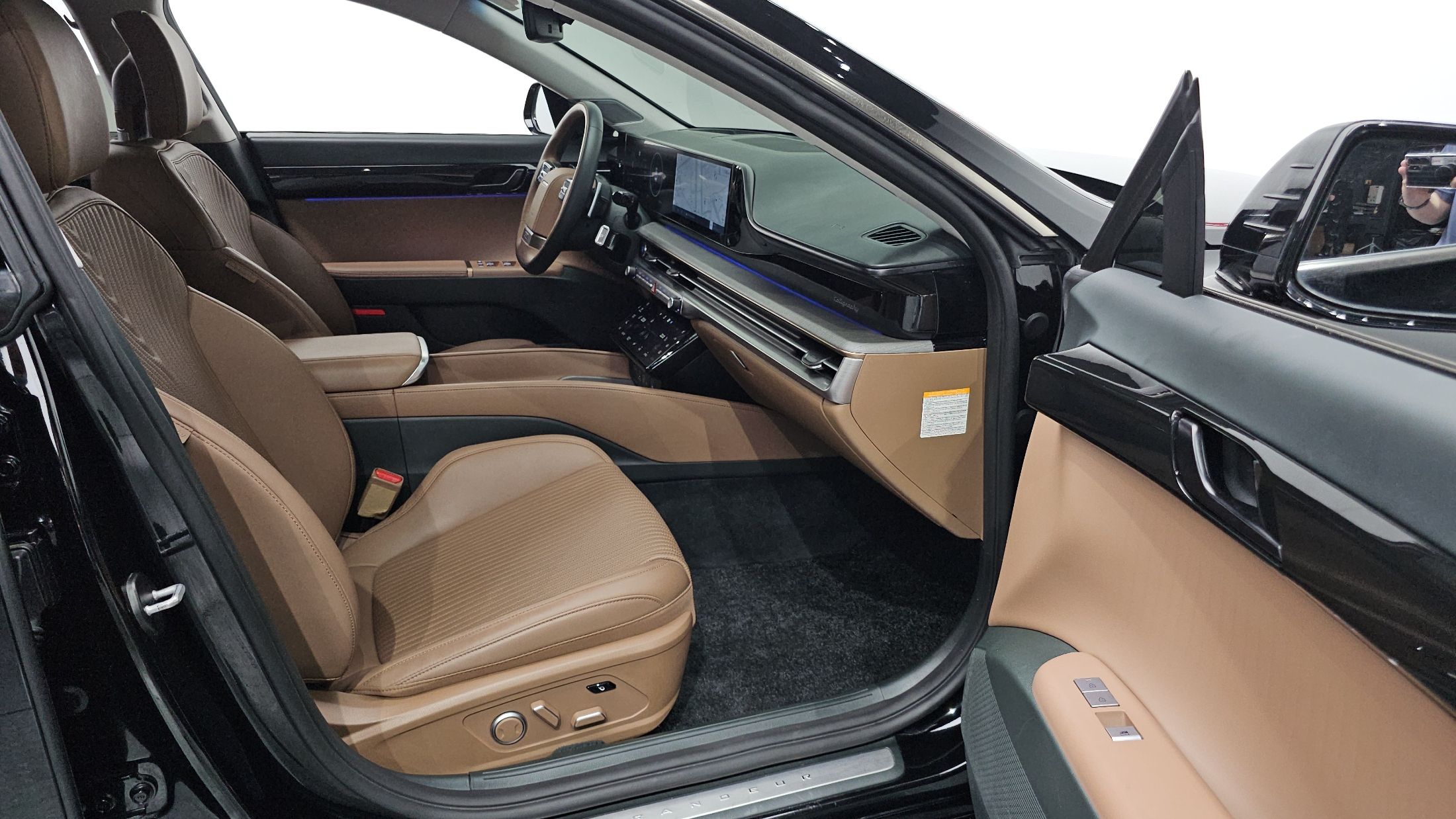 HYUNDAI GRANDEUR HYBRID GN7 2023