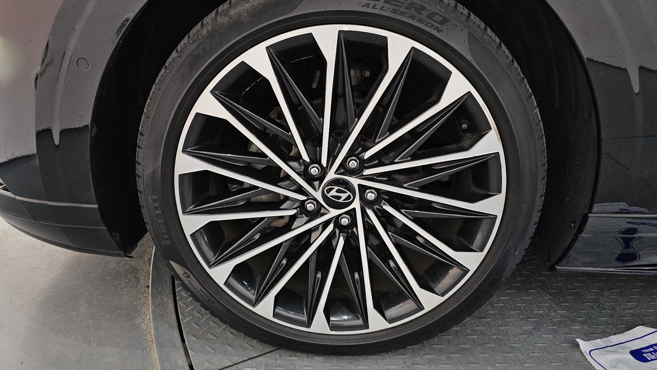 HYUNDAI GRANDEUR HYBRID GN7 2023