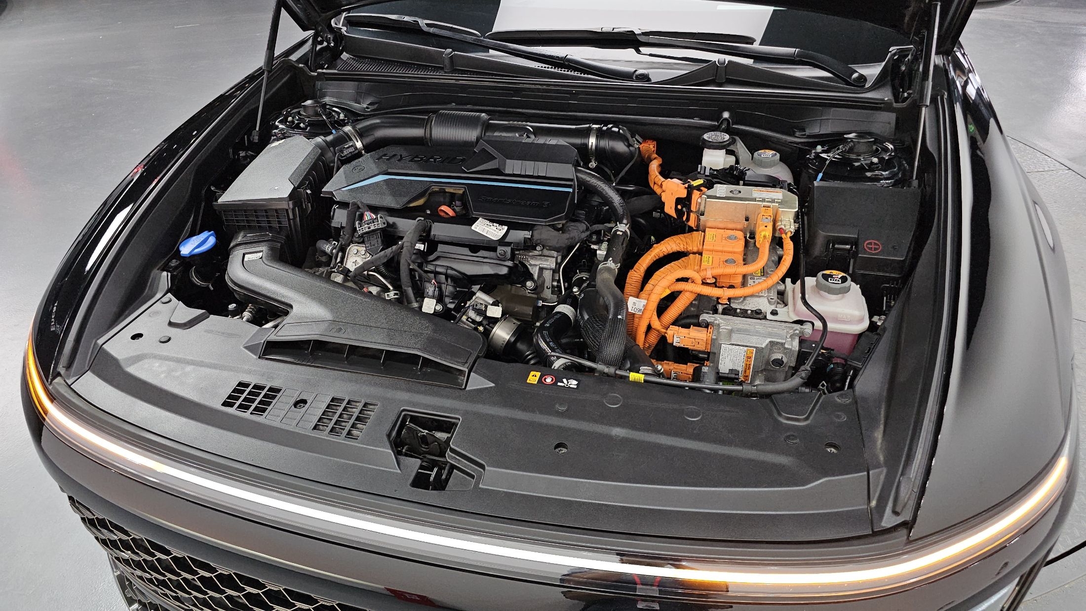 HYUNDAI GRANDEUR HYBRID GN7 2023