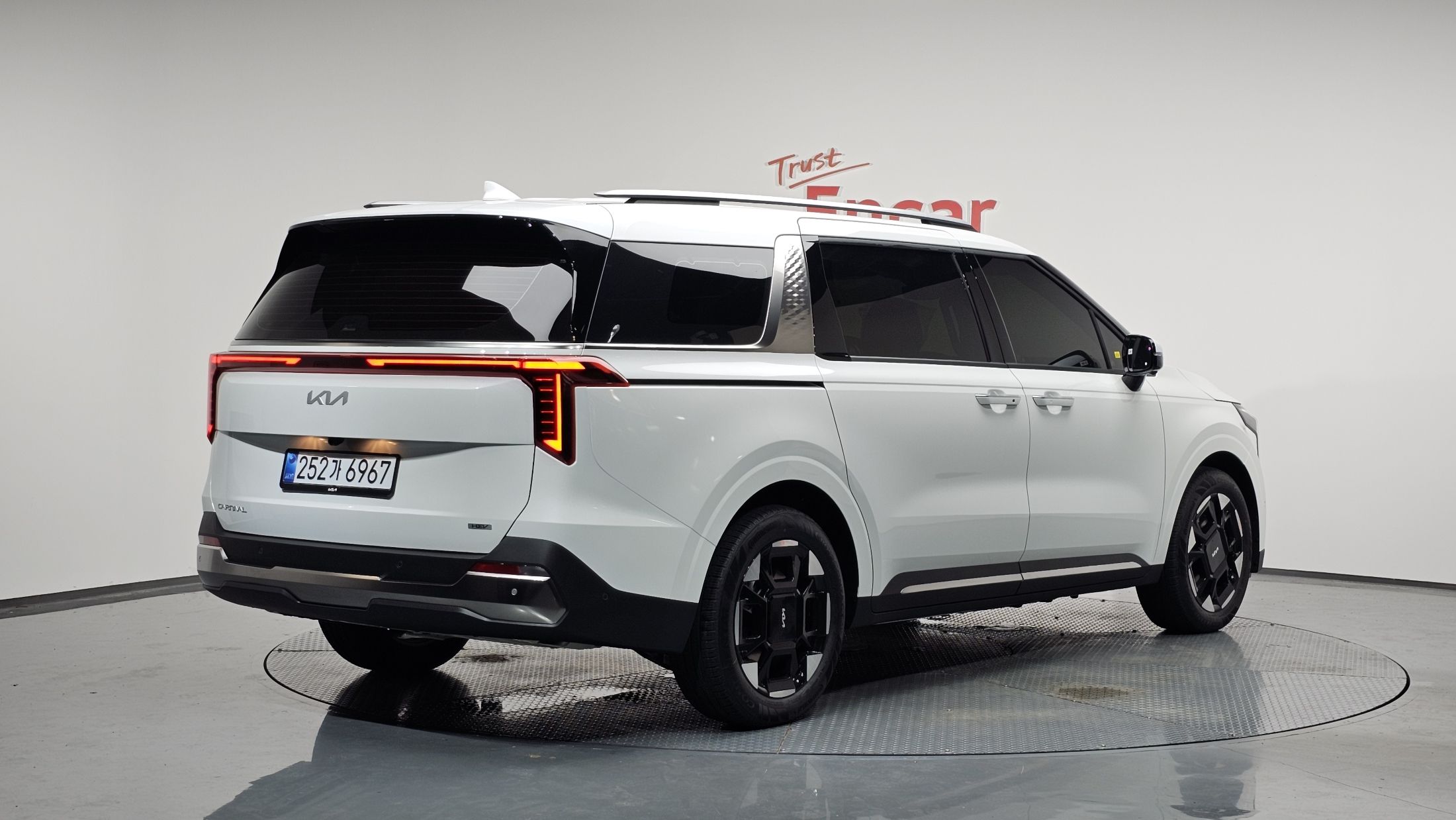 KIA CARNIVAL 2025