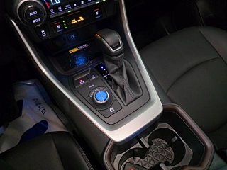 TOYOTA RAV4 2024