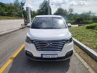 HYUNDAI STAREX GRAND  4WD Urban 9 Seater 2020