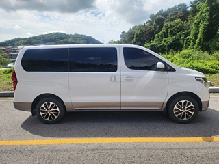 HYUNDAI STAREX GRAND  4WD Urban 9 Seater 2020