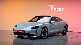PORSCHE TAYCAN  Turbo S 2024