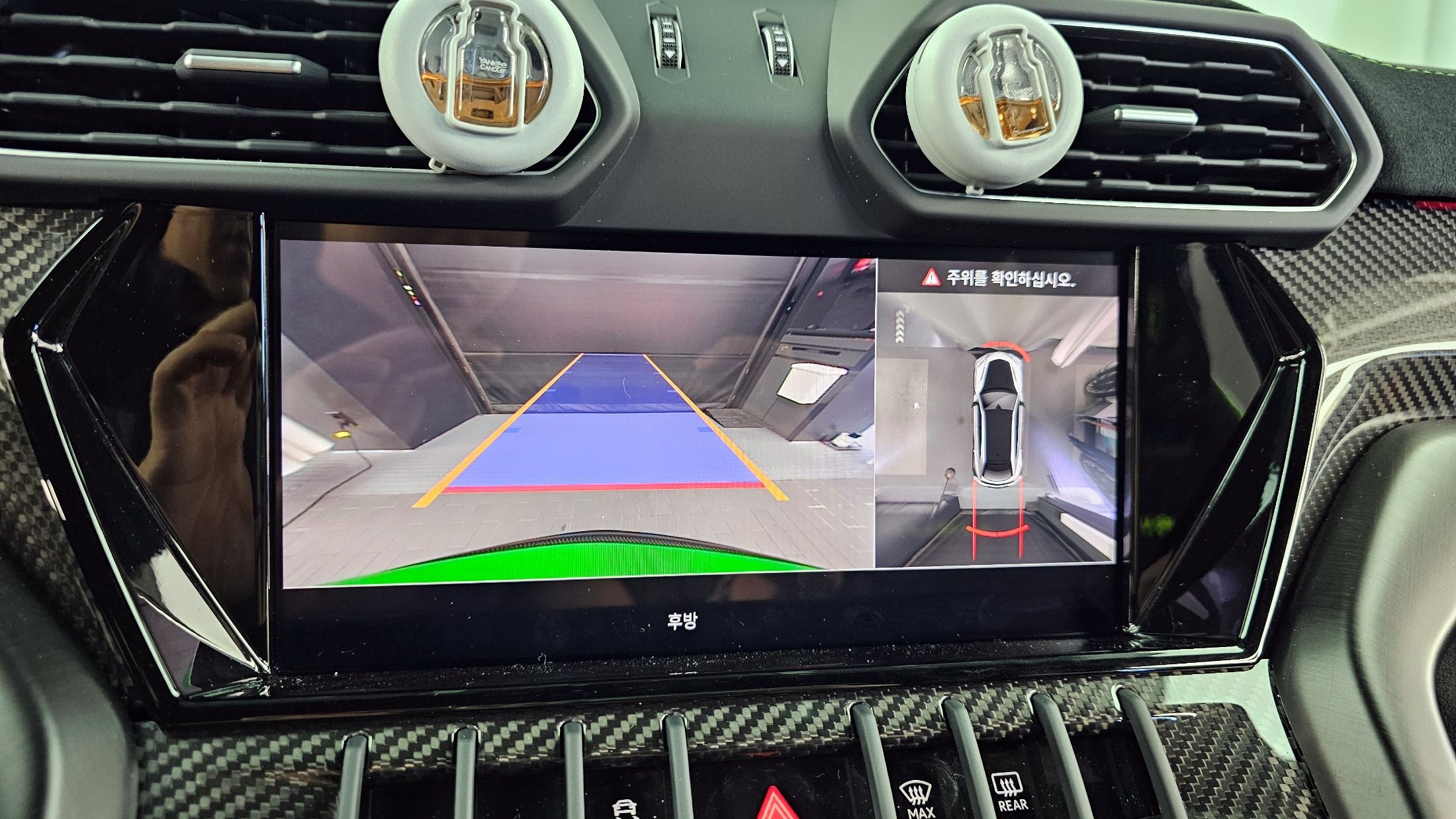 LAMBORGHINI URUS 2024
