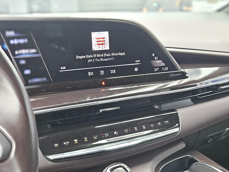 CADILLAC ESCALADE 2022