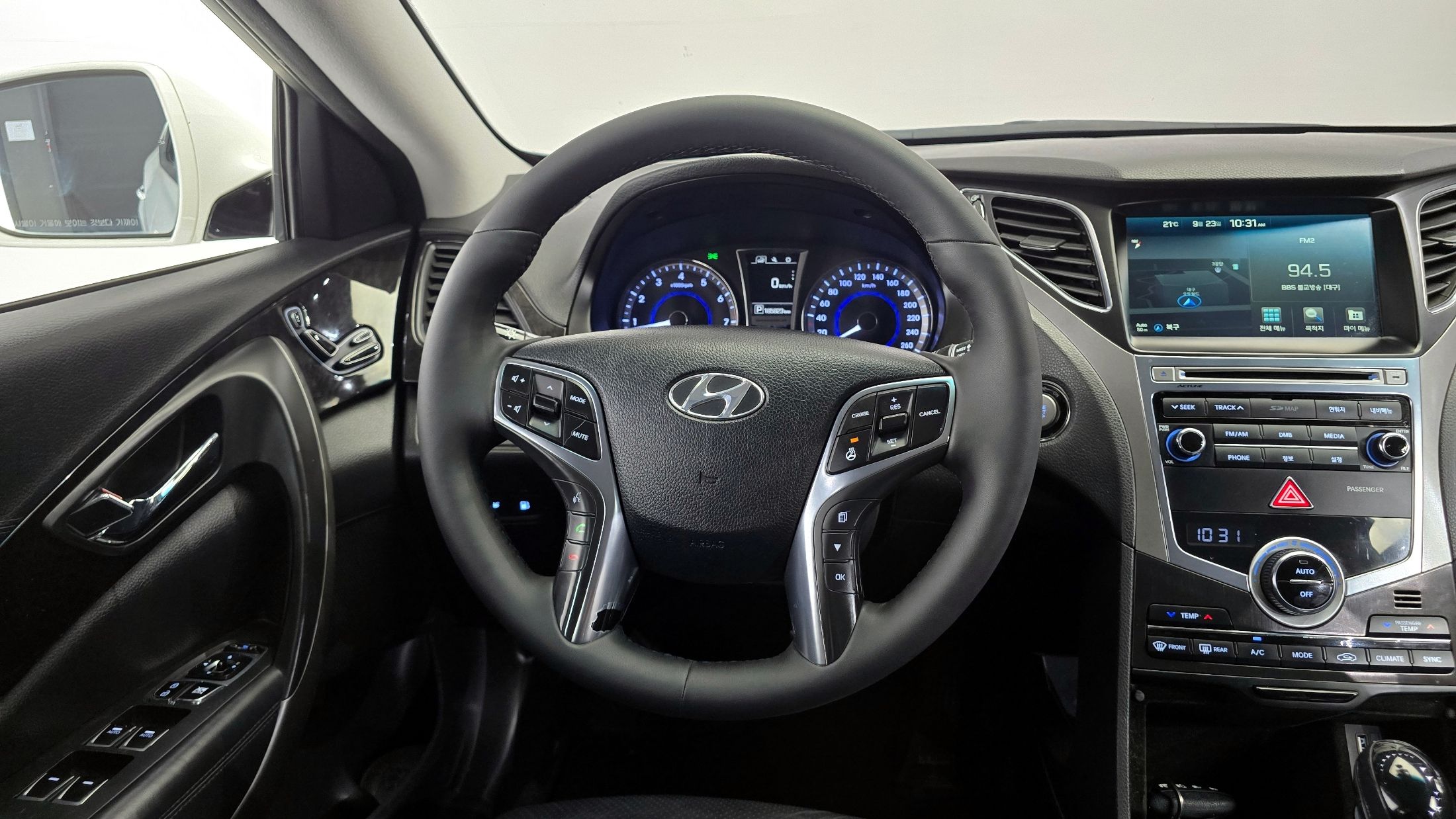 HYUNDAI GRANDEUR HG 2014