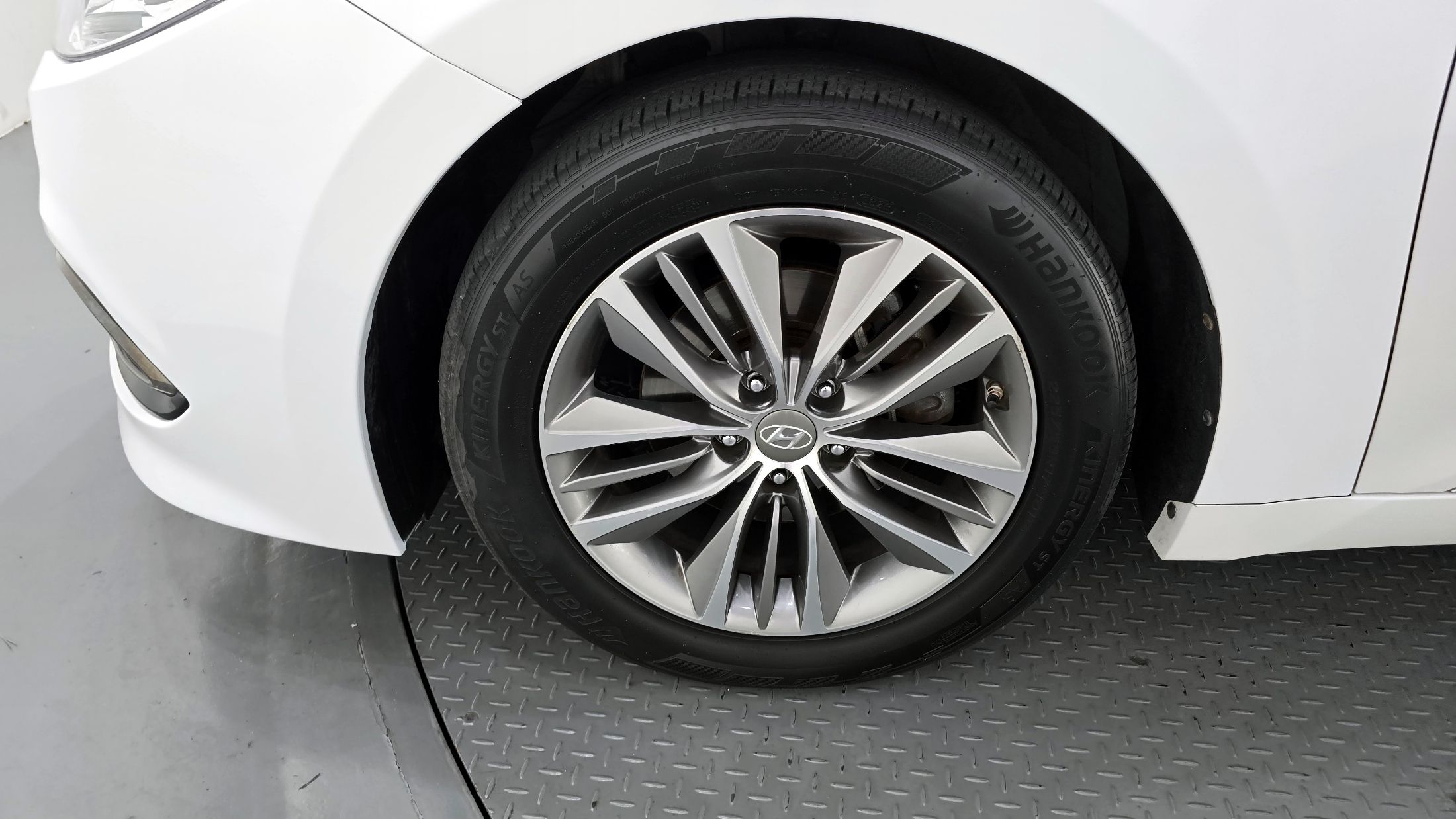 HYUNDAI GRANDEUR HG 2014