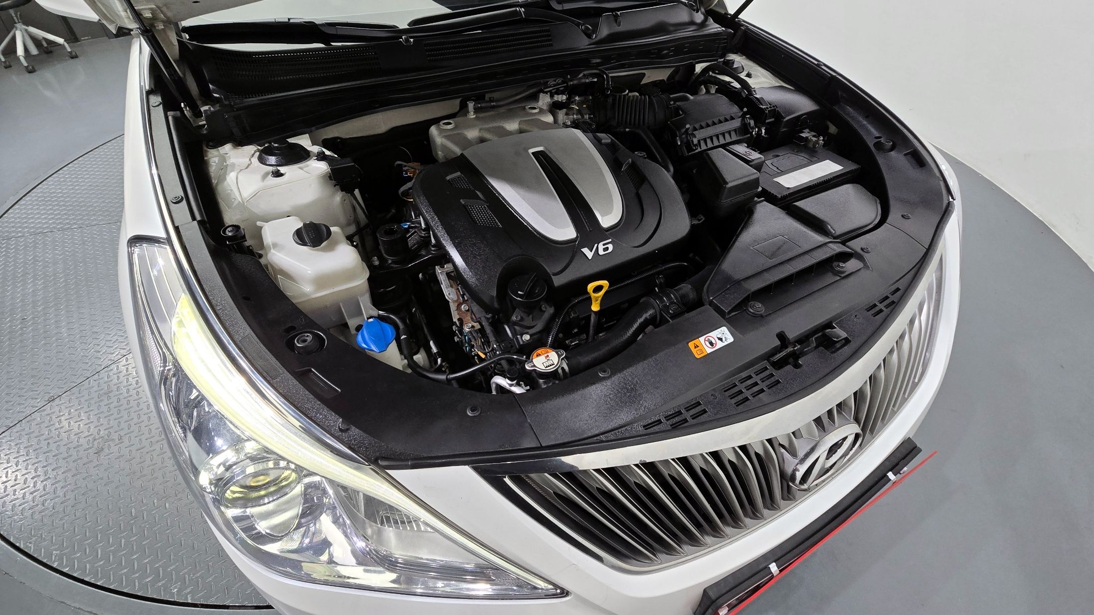 HYUNDAI GRANDEUR HG 2014