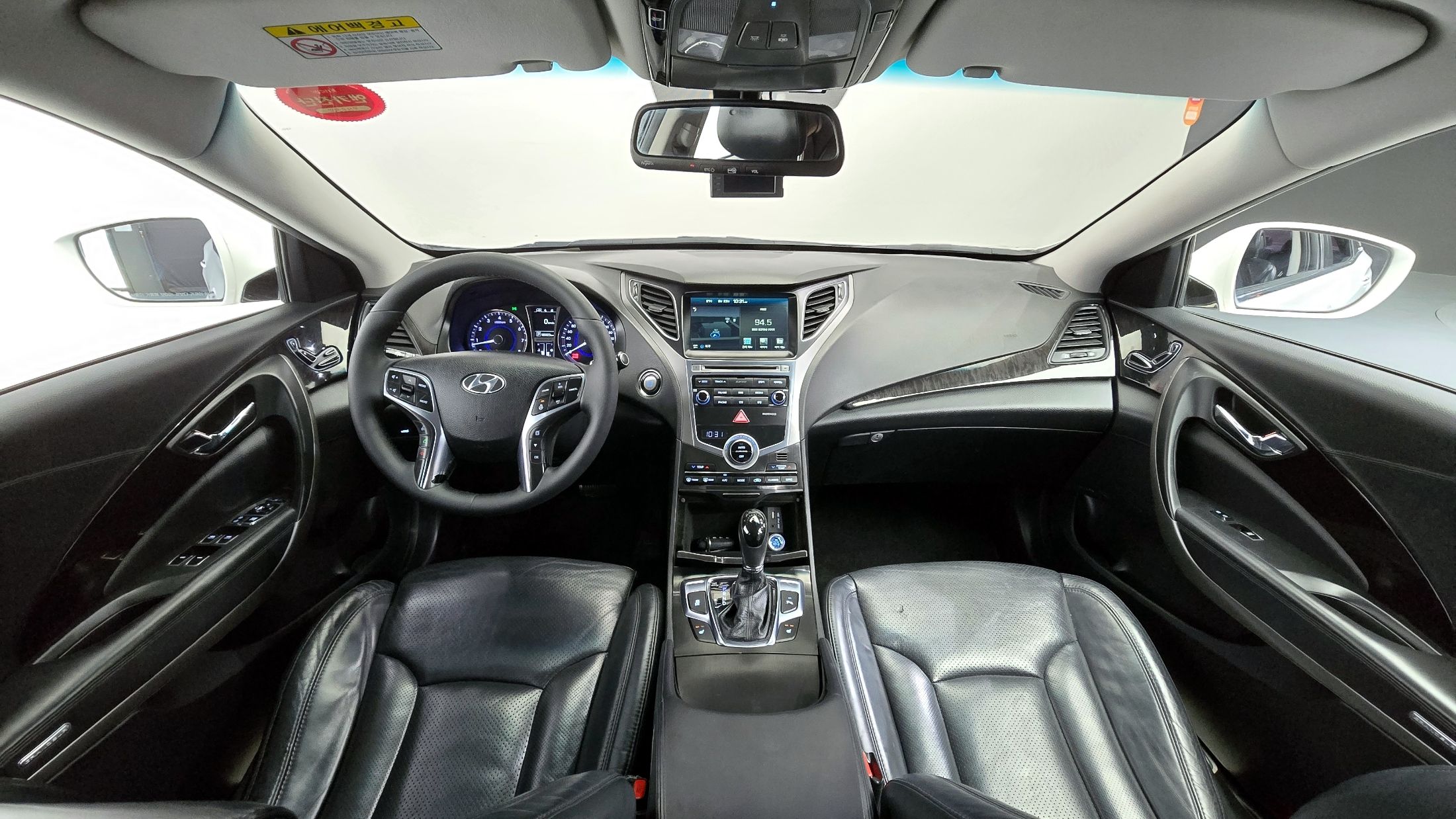 HYUNDAI GRANDEUR HG 2014