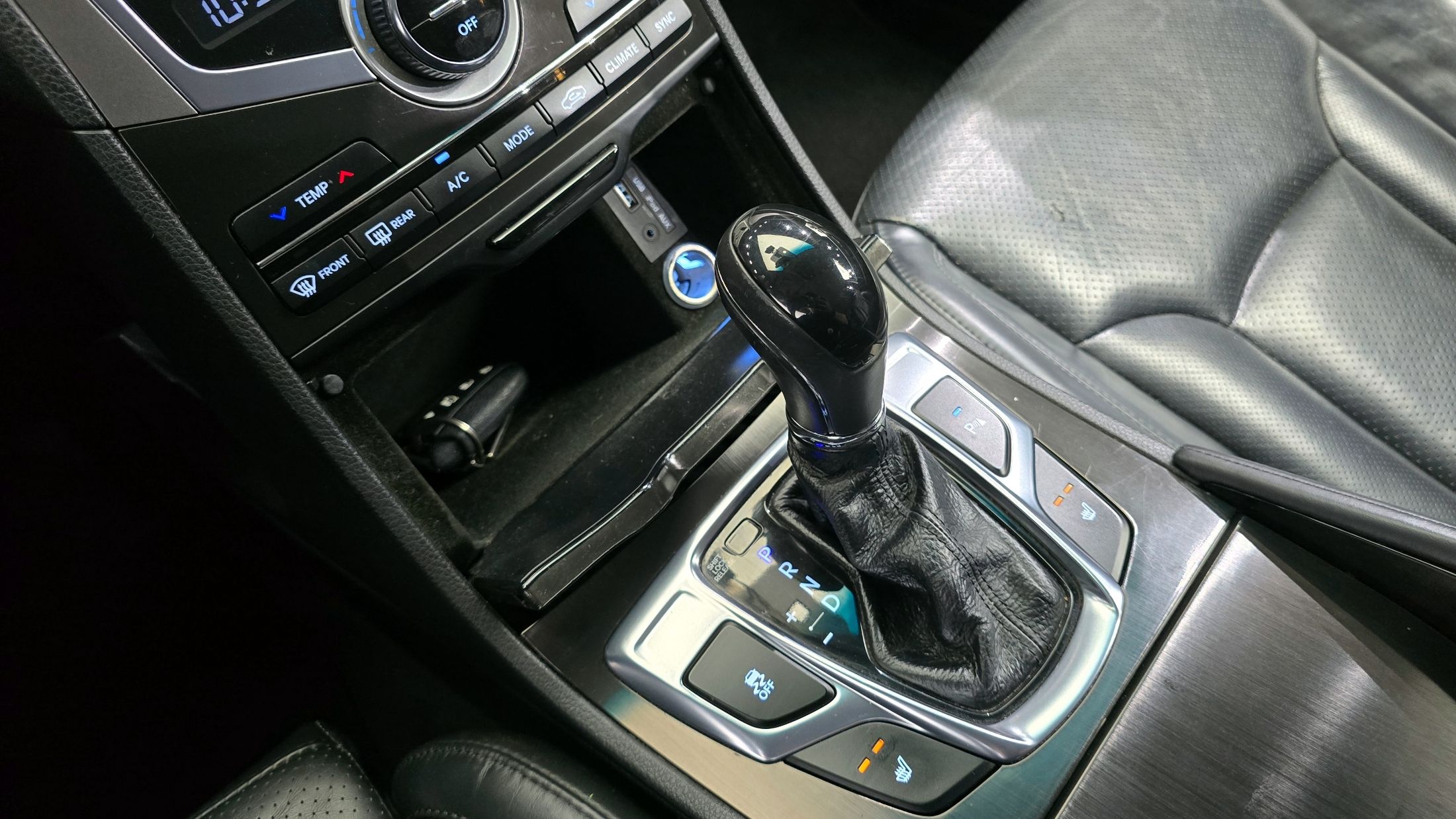 HYUNDAI GRANDEUR HG 2014
