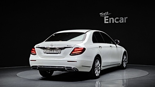 MERCEDES BENZ E-CLASS W213 2017