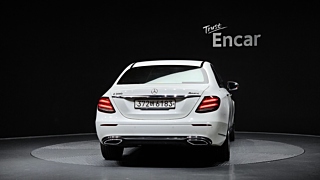 MERCEDES BENZ E-CLASS W213 2017