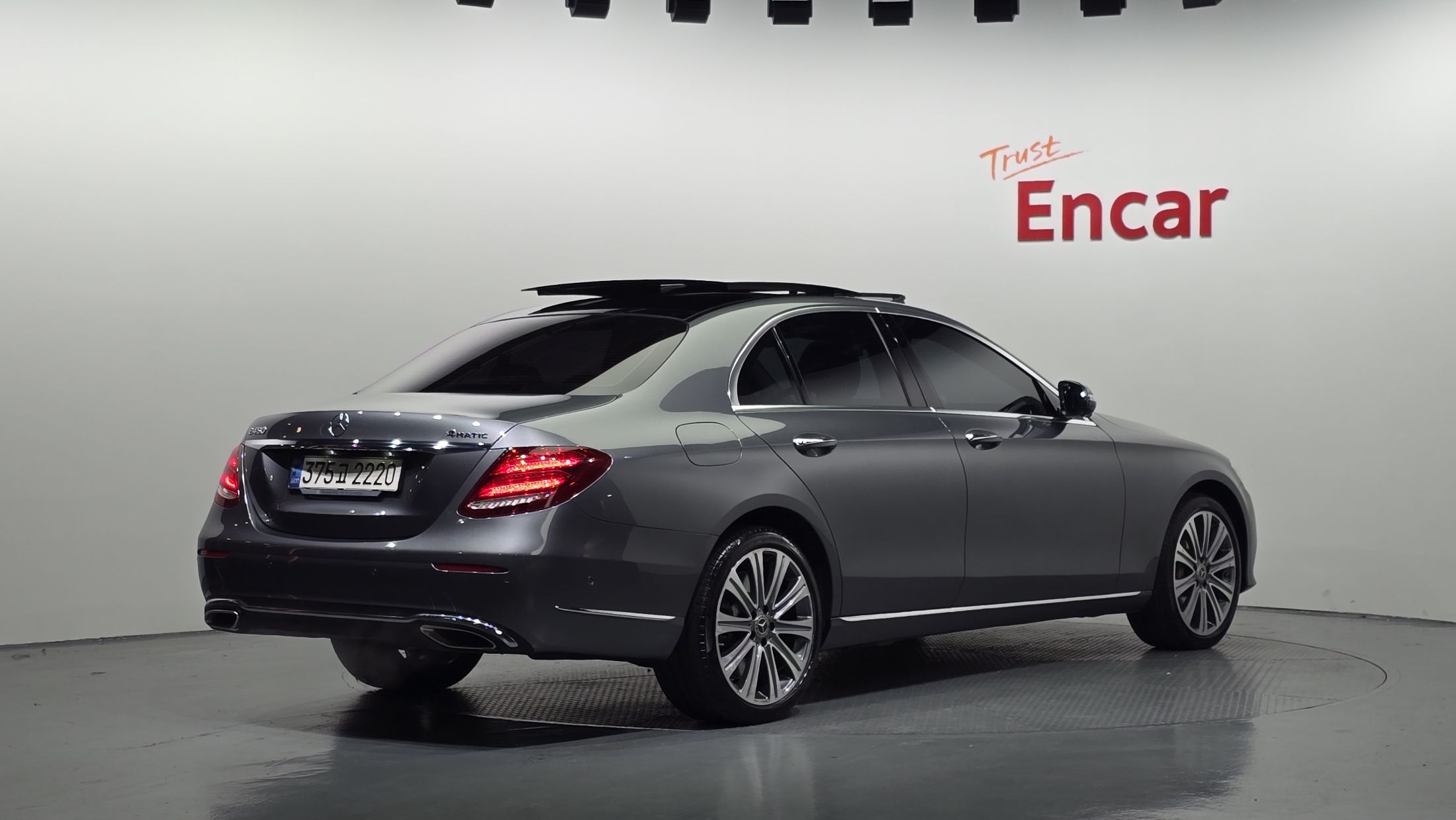 MERCEDES BENZ E-CLASS W213 2020