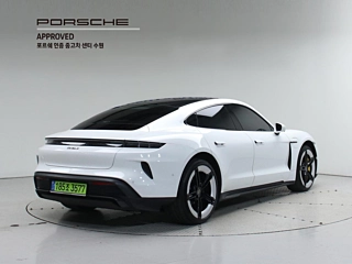 PORSCHE TAYCAN 2025