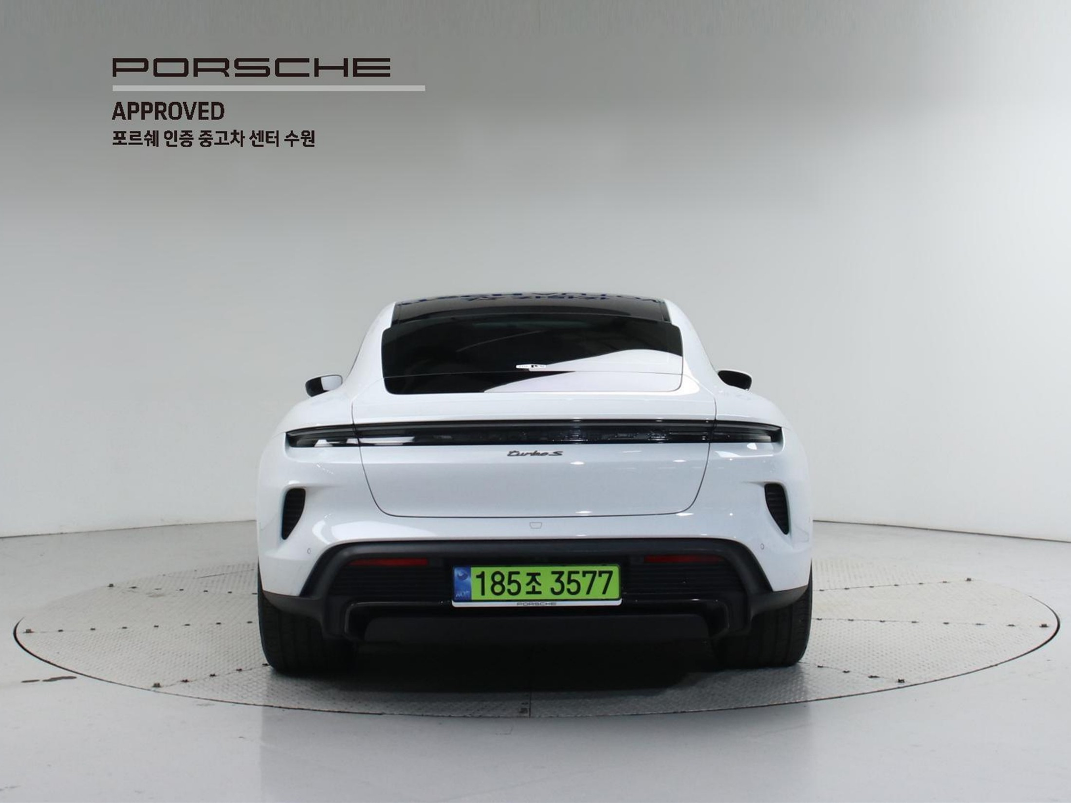 PORSCHE TAYCAN 2025