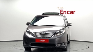 TOYOTA SIENNA 2016