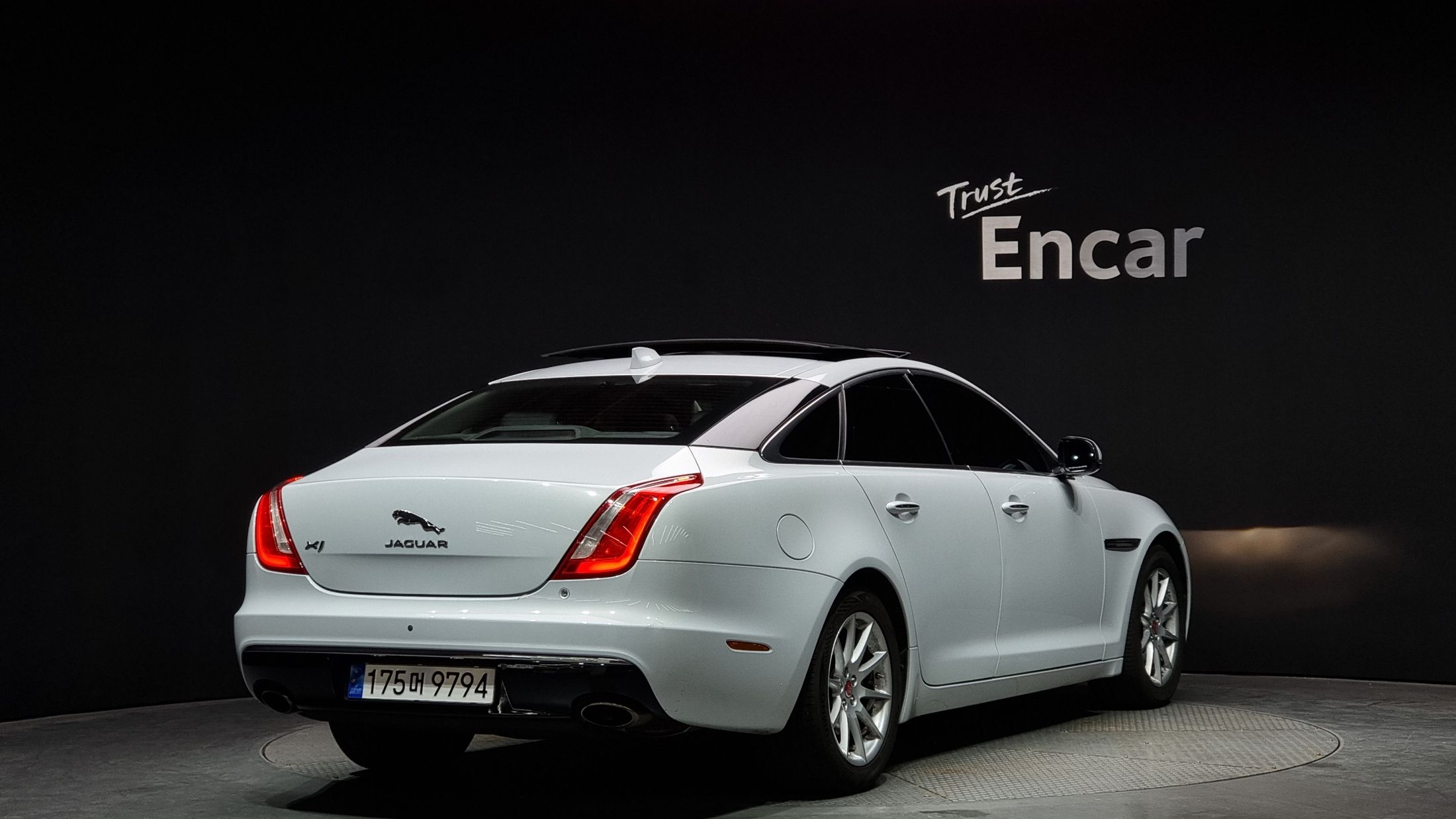 JAGUAR XJ 2017