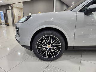 PORSCHE CAYENNE PO536 2025