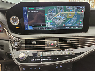 LEXUS LS500 2024