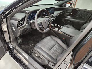 LEXUS LS500 2024