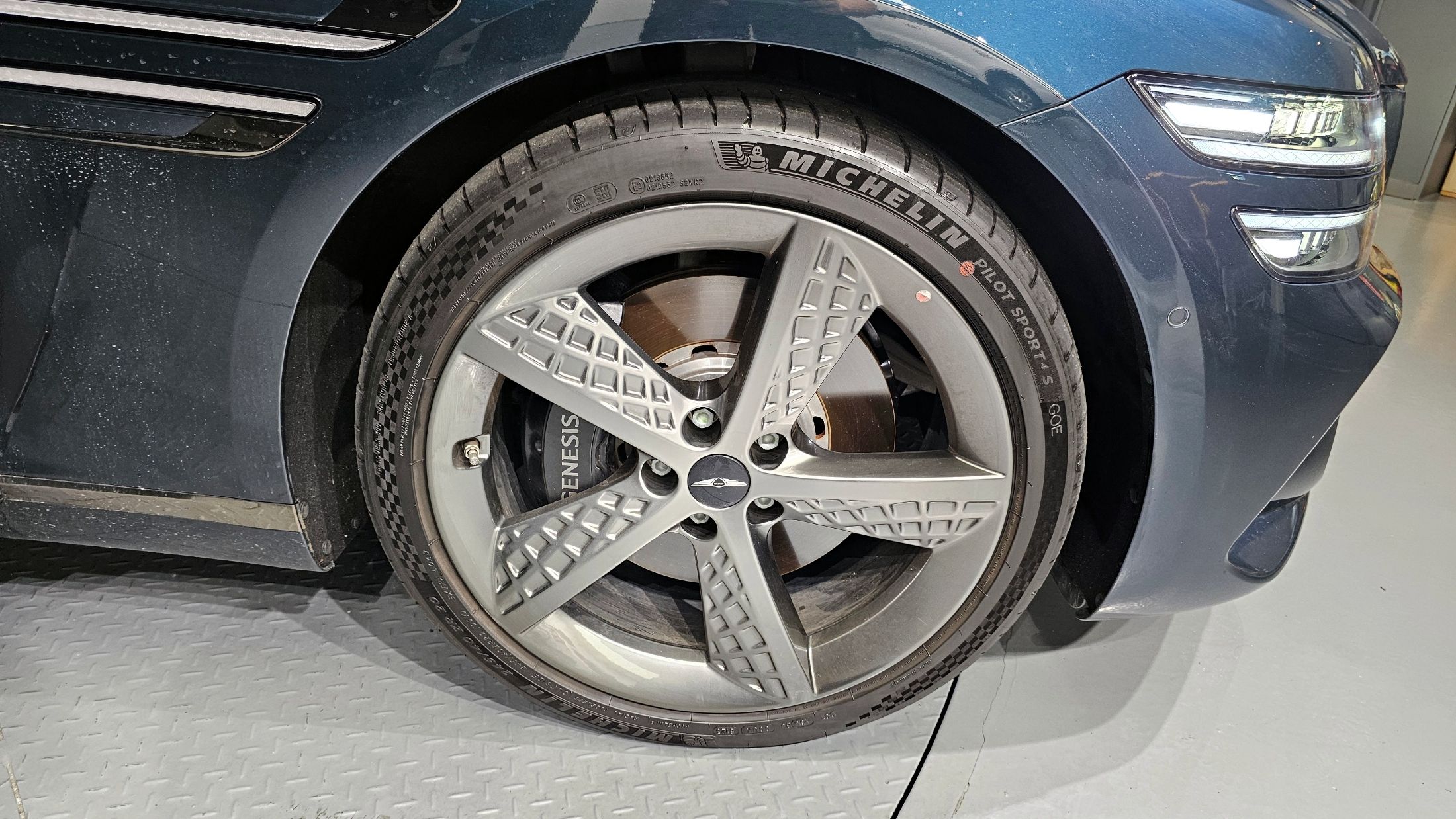 GENESIS G80 RG3 2024