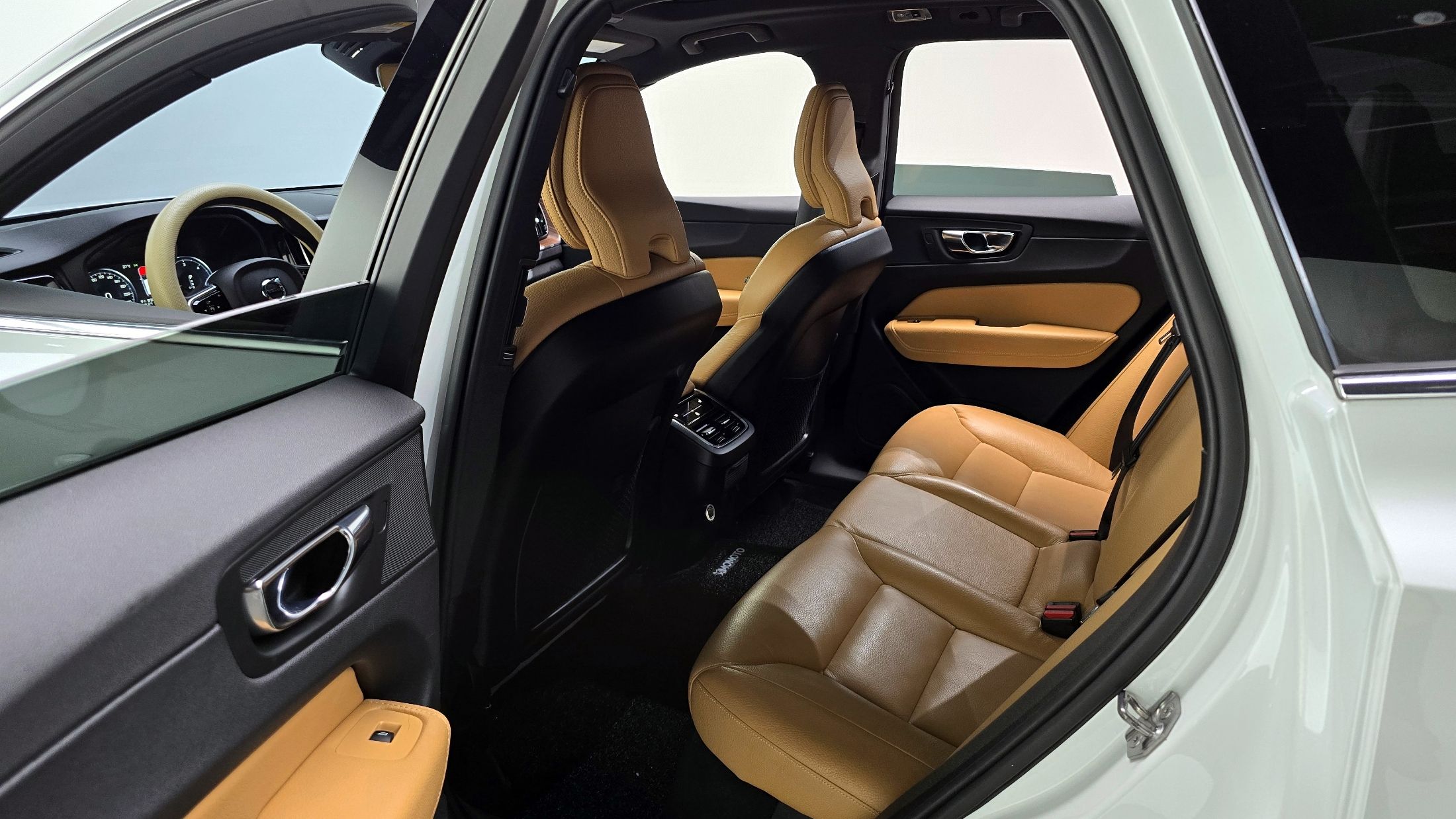 VOLVO XC60 2019