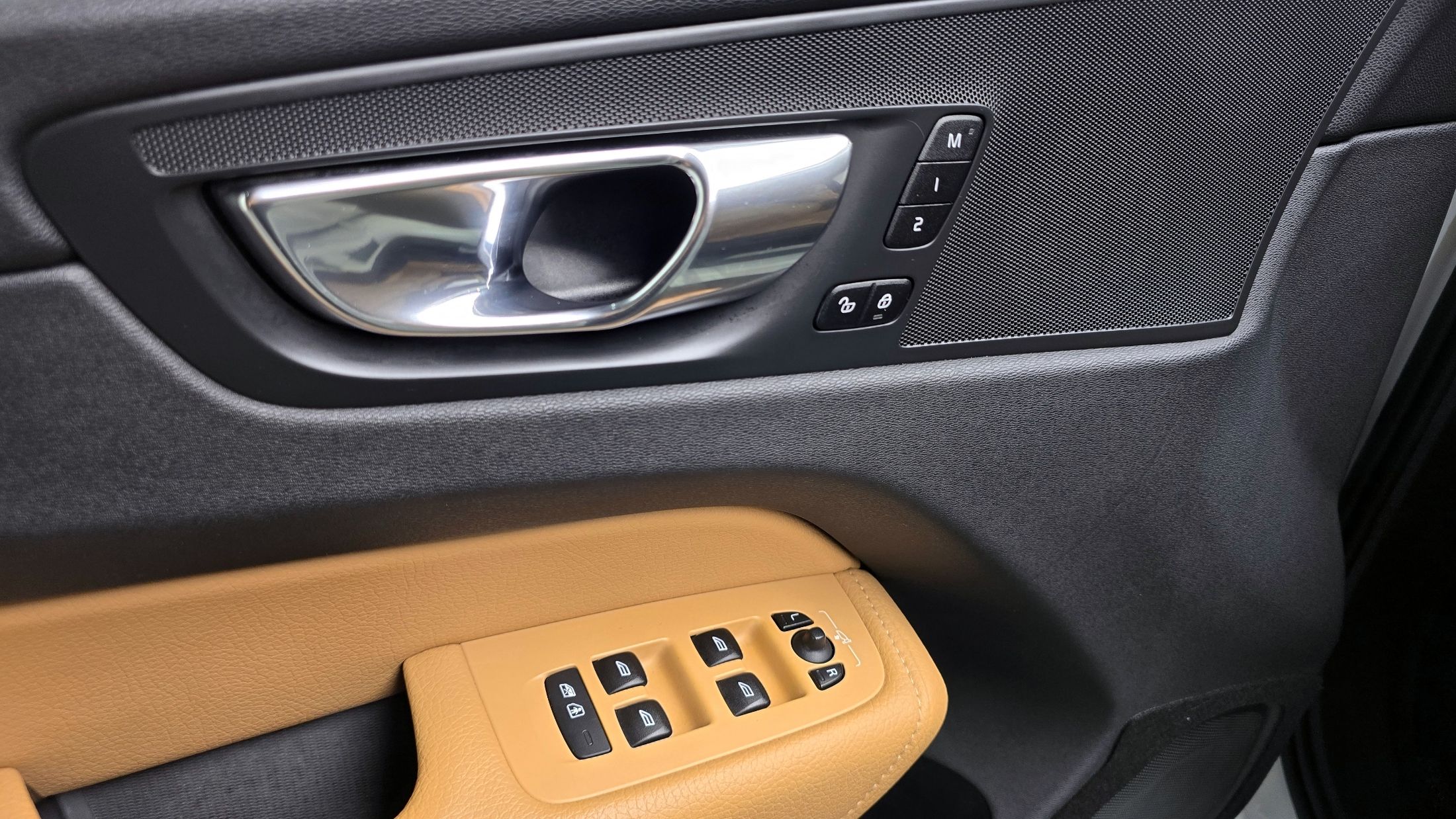 VOLVO XC60 2019