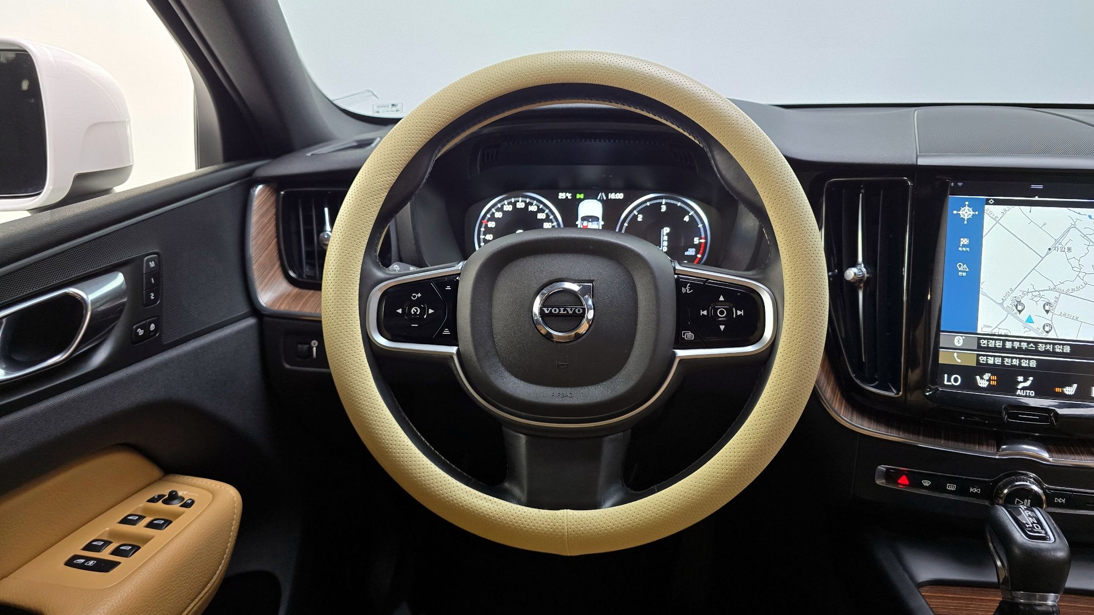 VOLVO XC60 2019
