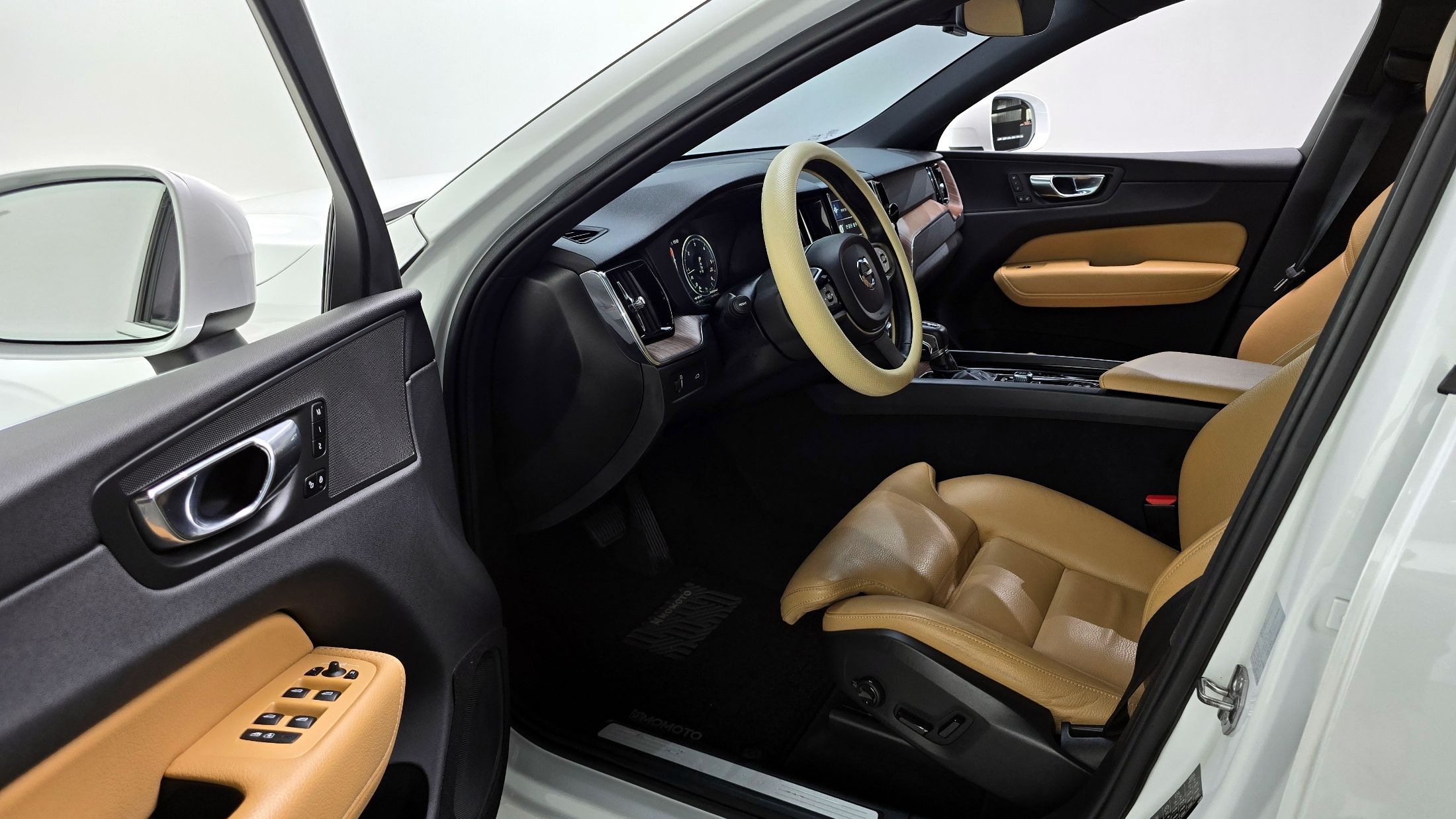 VOLVO XC60 2019