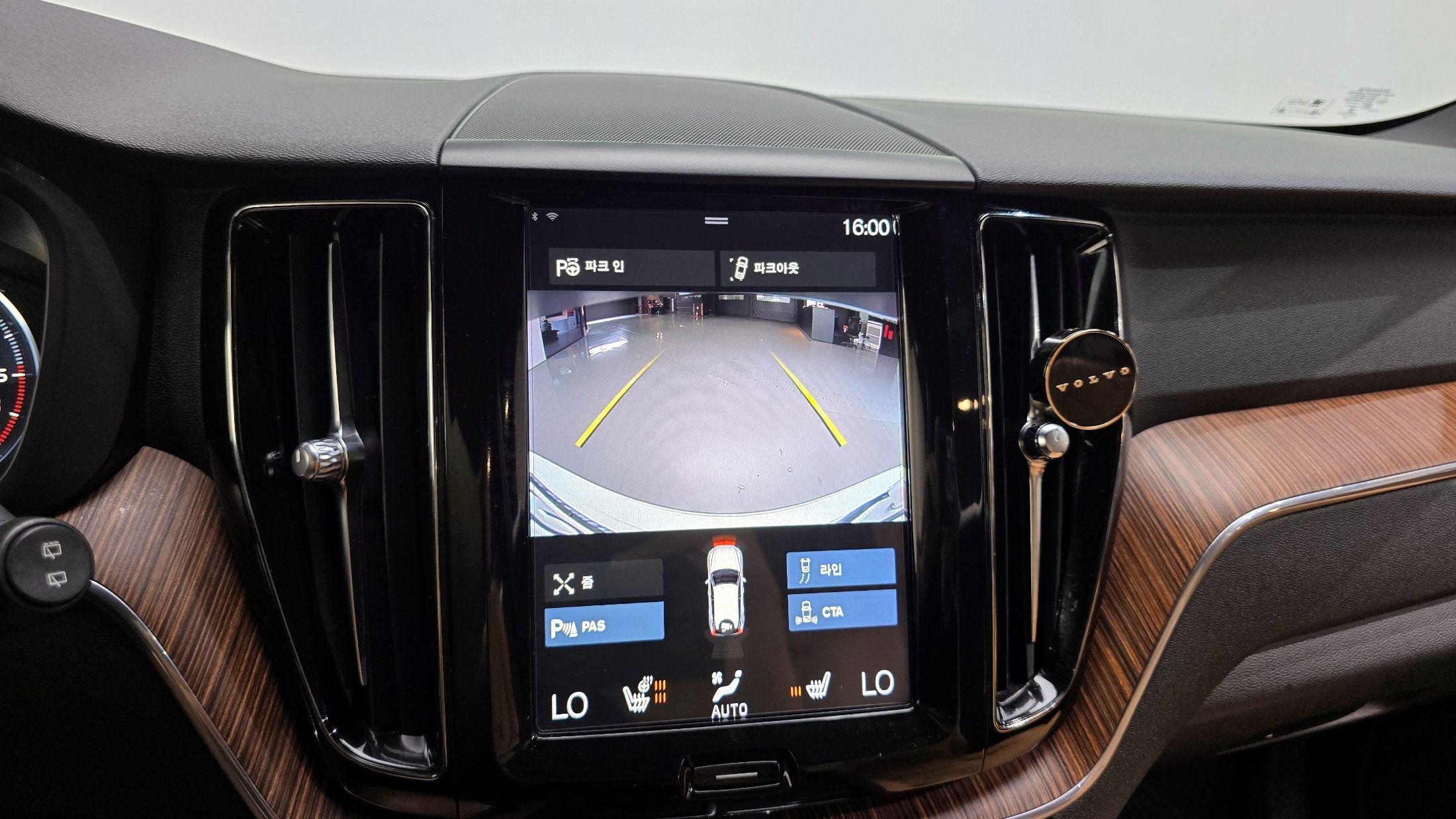VOLVO XC60 2019