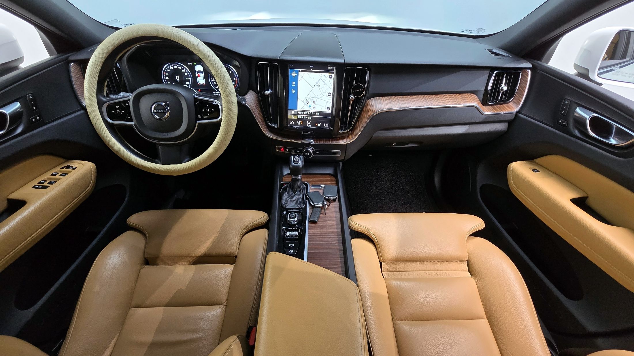 VOLVO XC60 2019
