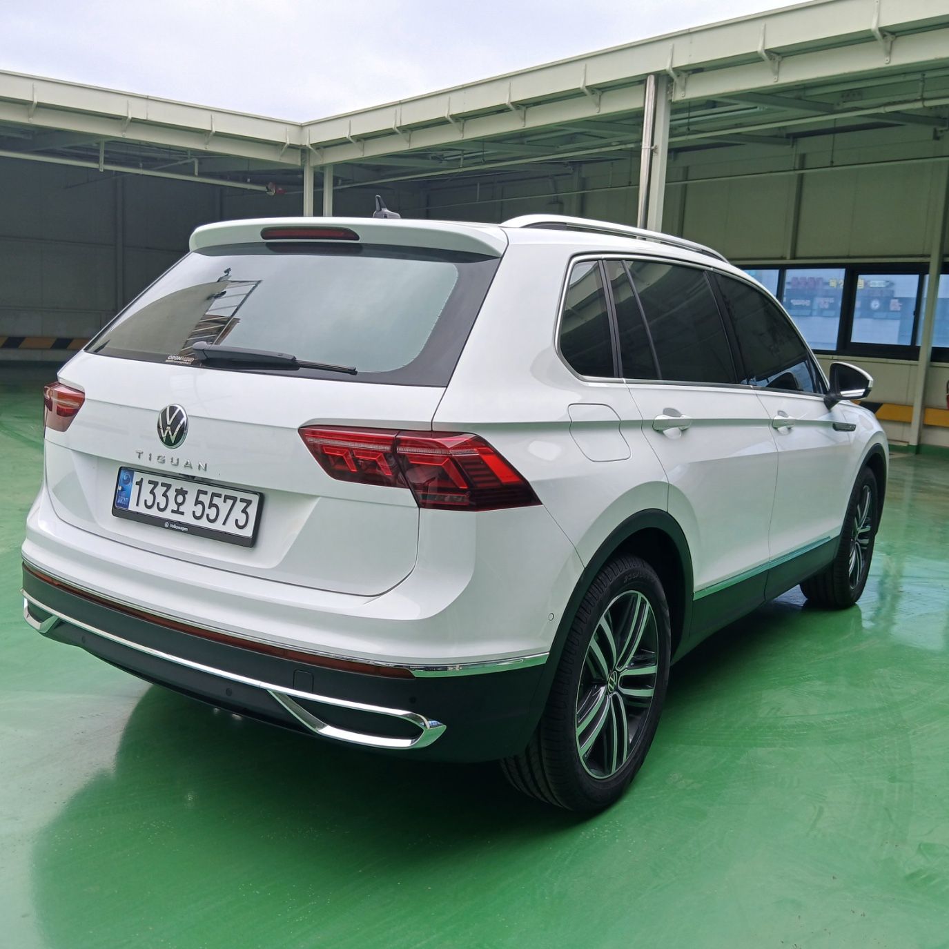 VOLKSWAGEN TIGUAN
