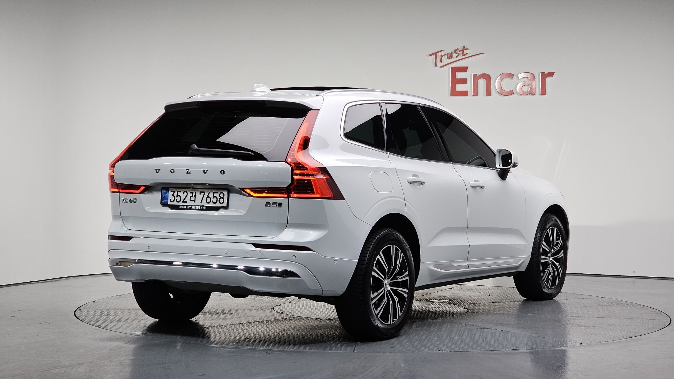 VOLVO XC60 2022