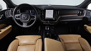 VOLVO XC60 2022