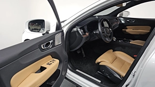 VOLVO XC60 2022