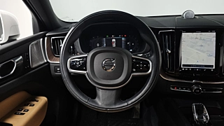 VOLVO XC60 2022