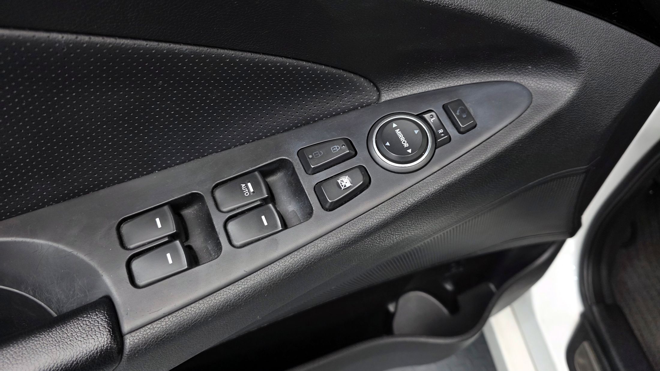 HYUNDAI SONATA YF 2011