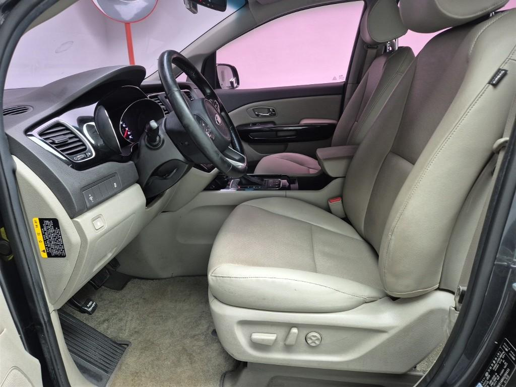 KIA CARNIVAL 2016